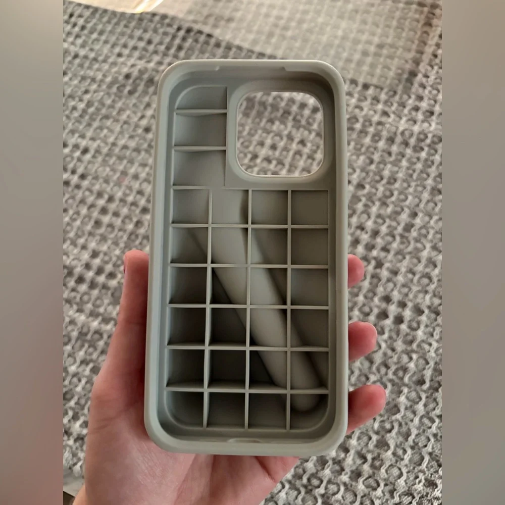 RHODE Silicone Phone Case with Grip Strap - Light Gray